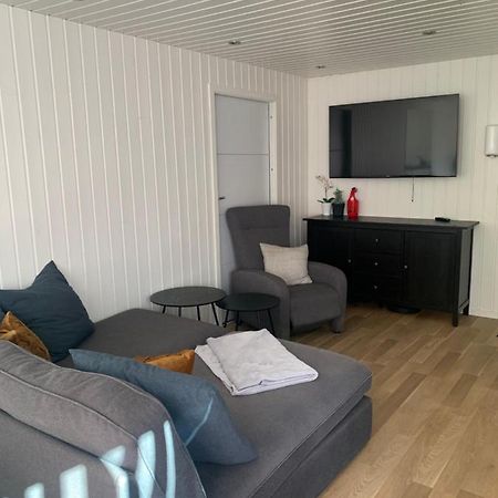 Sjarmerende Gjestehus Med Stor Hage I Sandvika Luaran gambar
